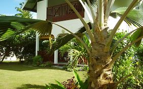 Fairy-Tern Chalets Cerf Island